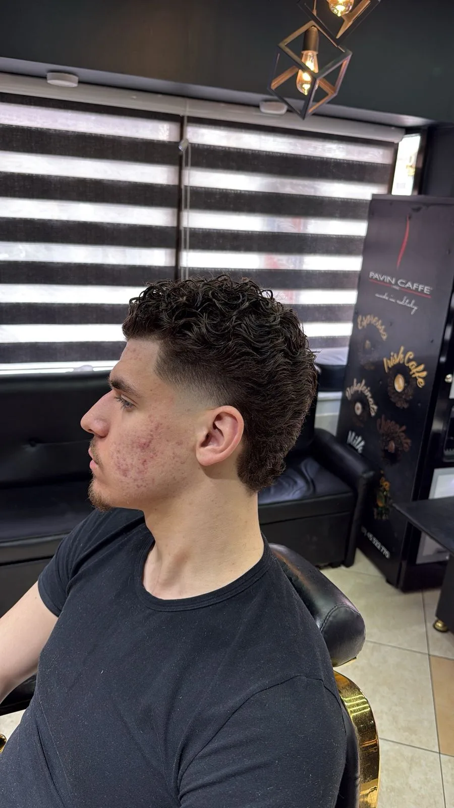Shërbim i plotë në Barbershop LUMI